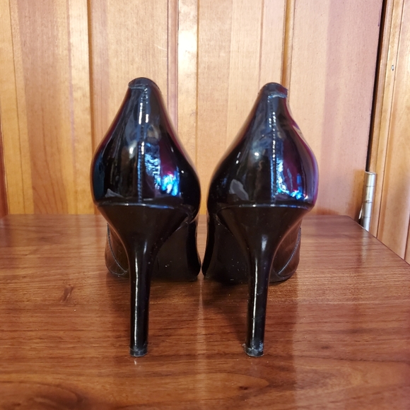 Black Nine West pointed toe pumps - Picture 2 of 4